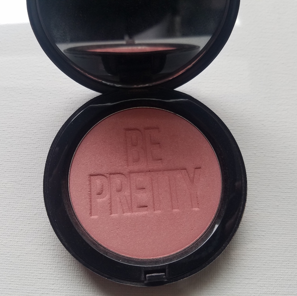 Bronzing powder